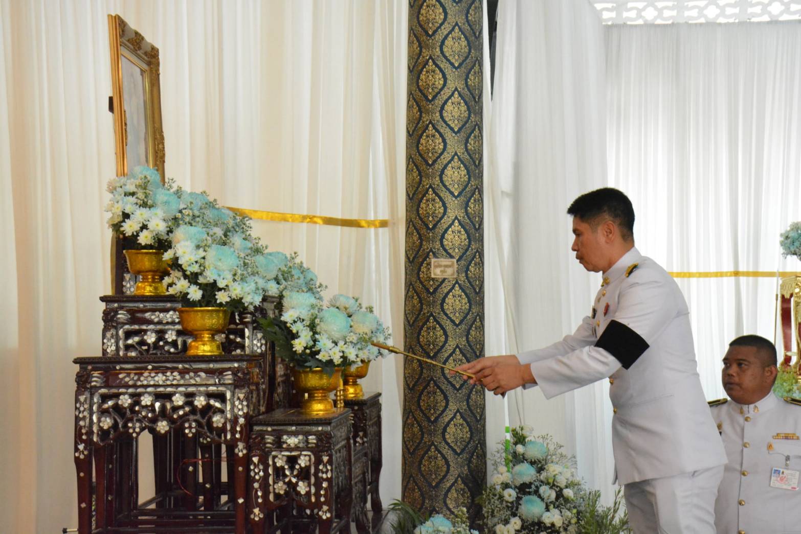 รองผู้ว่าราชการจังหวัดนครศรีธรรมราช นำหัวหน้าส่วนราชการ พุทธศาสนิกชน ร่วมพิธีสวดพระพุทธมนต์และเจริญจิตภาวนาถวายพระราชกุศลแด่สมเด็จพระนางเจ้าสิริกิติ์ พระบรมราชินีนาถ พระบรมราชชนนีพันปีหลวง ณ วัดชัยชุมพล ตำบลปากแพรก อำเภอทุ่งสง จังหวัดนครศรีธรรมราช
